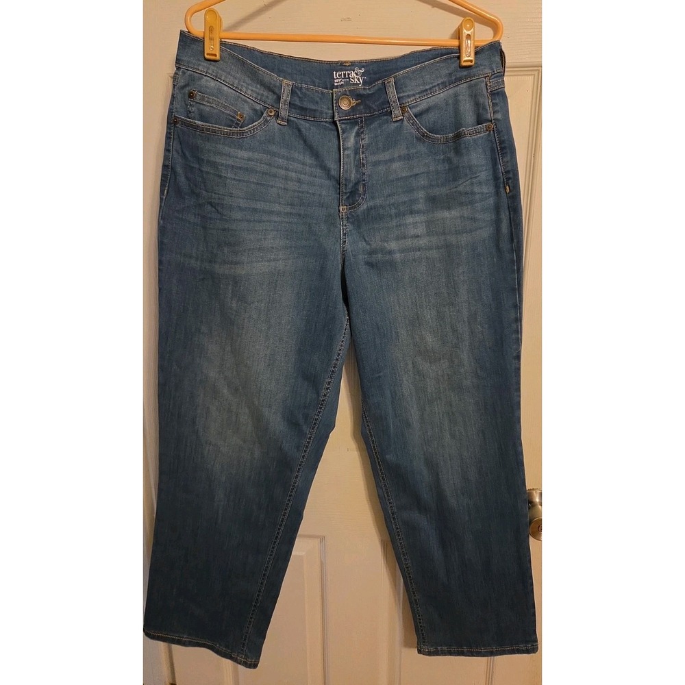 Terra & Sky 16W Petite Straight Light Wash Jeans - Picture 1 of 5